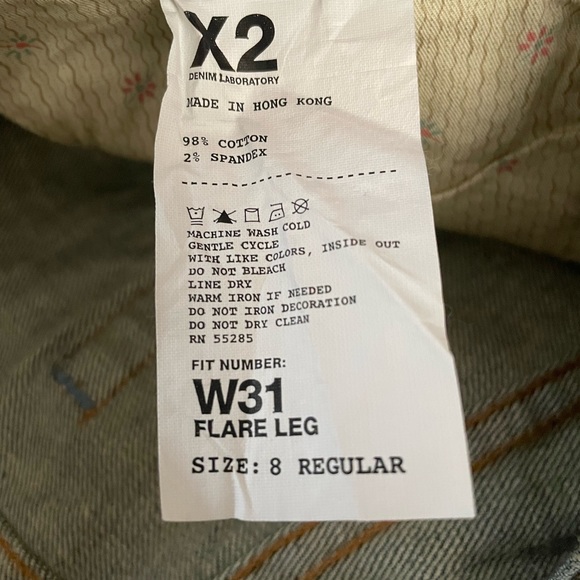 Express. X2 jeans with floral embroidery on back pockets. - Picture 6 of 9